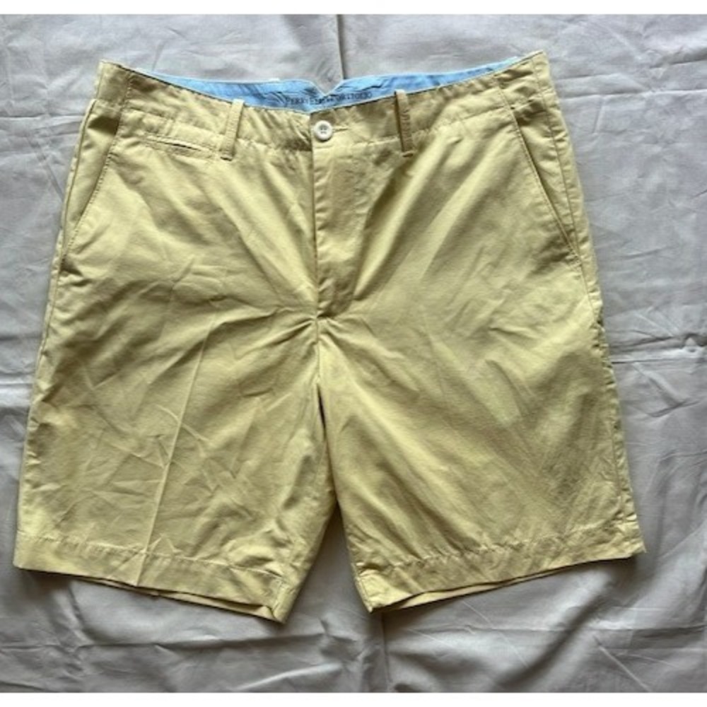 Perry Ellis Portfolio Shorts Men Size 34W Yellow Cotton/Nylon Flat Front Casual